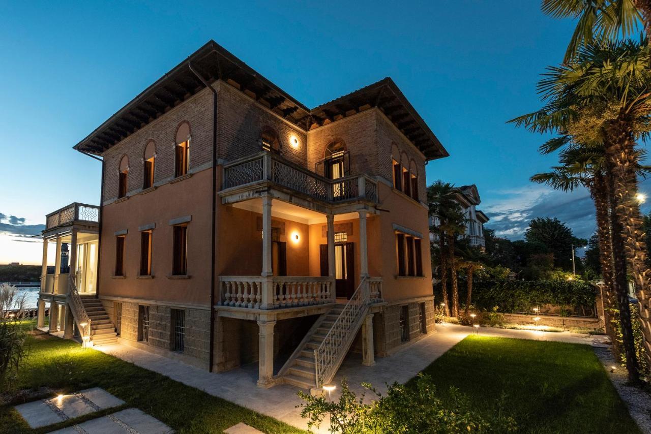 Villa Ca' Delle Contesse - On Lagoon With Private Dock And Spectacular View *